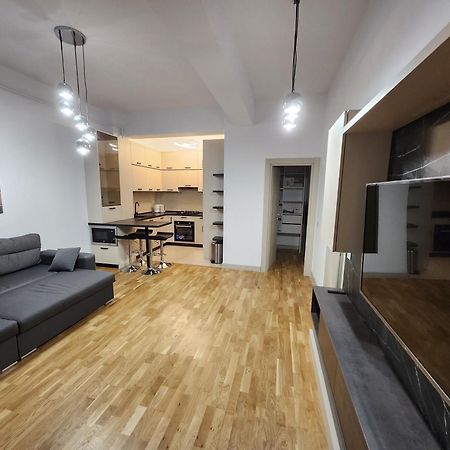 Near Airport 2 Rooms Apartments In Himson Iasi Extérieur photo