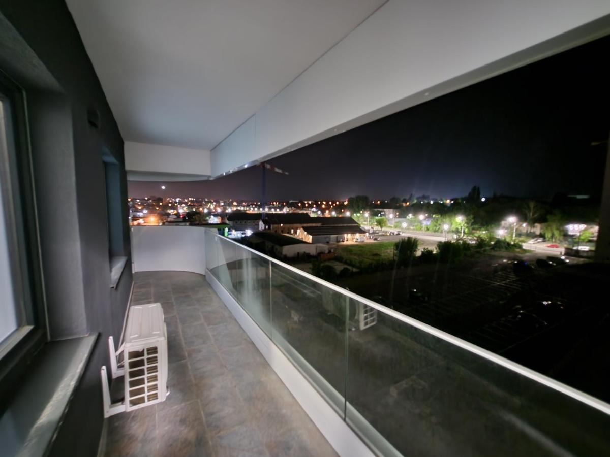 Near Airport 2 Rooms Apartments In Himson Iasi Extérieur photo