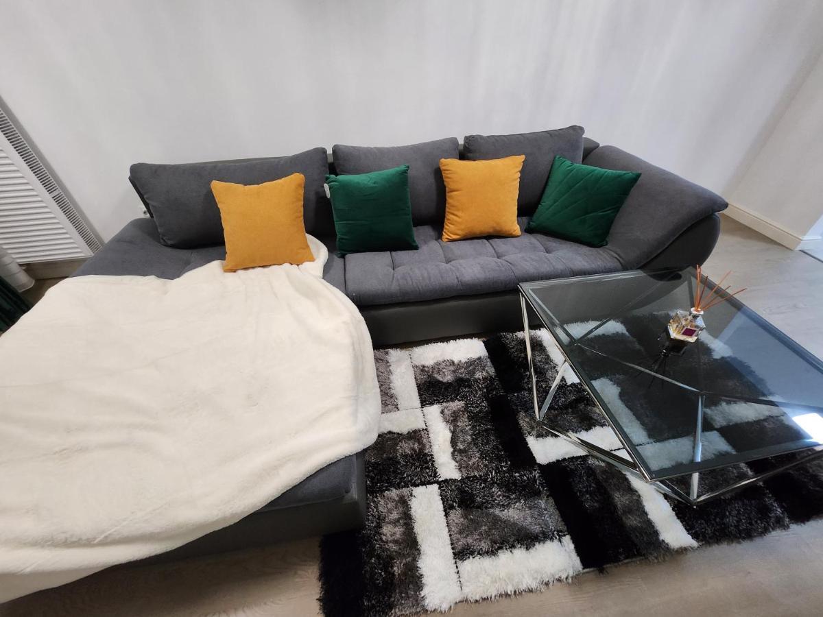 Near Airport 2 Rooms Apartments In Himson Iasi Extérieur photo