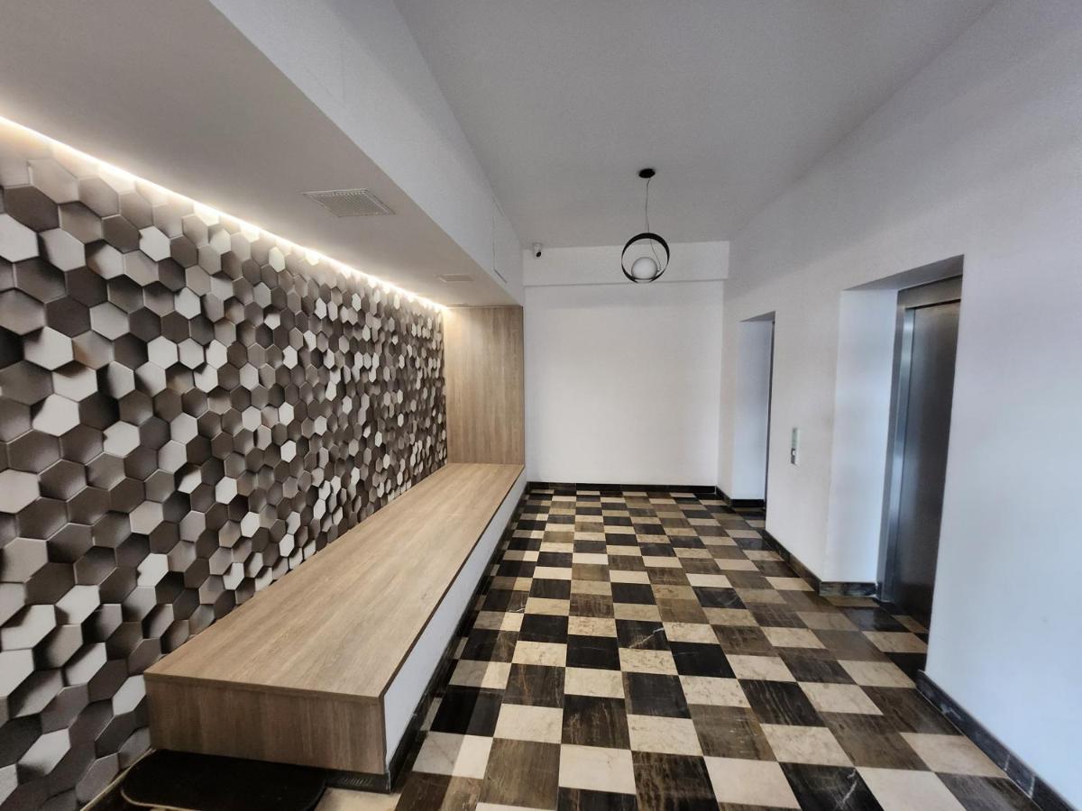 Near Airport 2 Rooms Apartments In Himson Iasi Extérieur photo