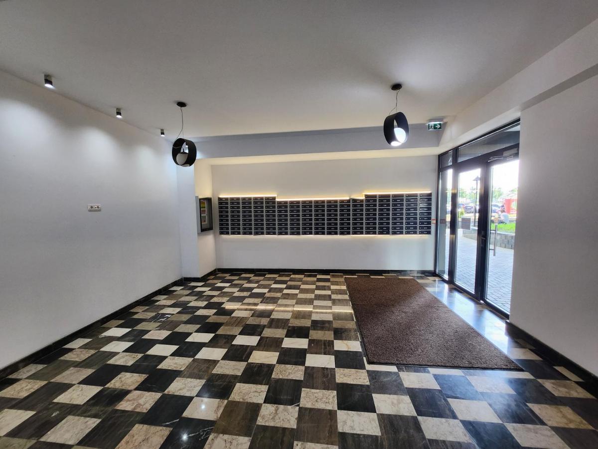 Near Airport 2 Rooms Apartments In Himson Iasi Extérieur photo