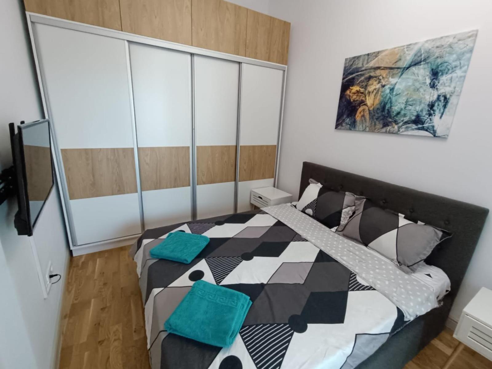 Near Airport 2 Rooms Apartments In Himson Iasi Extérieur photo