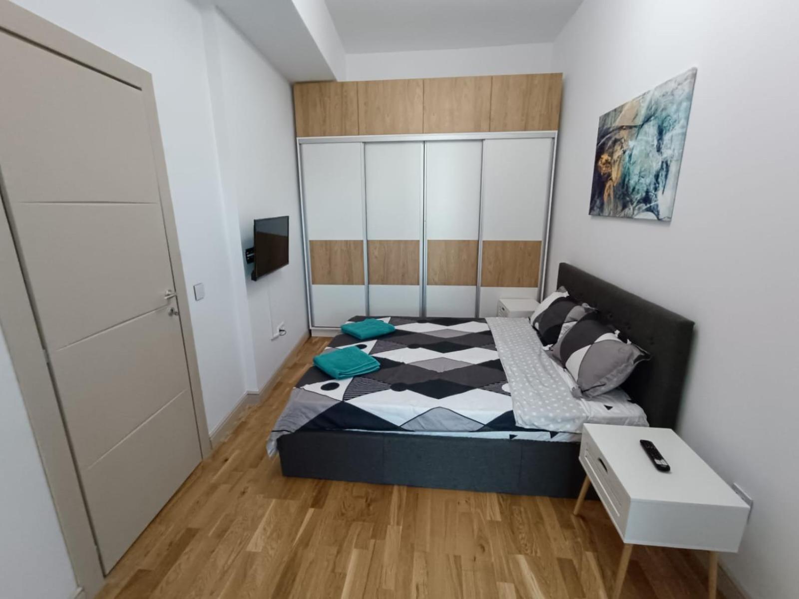 Near Airport 2 Rooms Apartments In Himson Iasi Extérieur photo