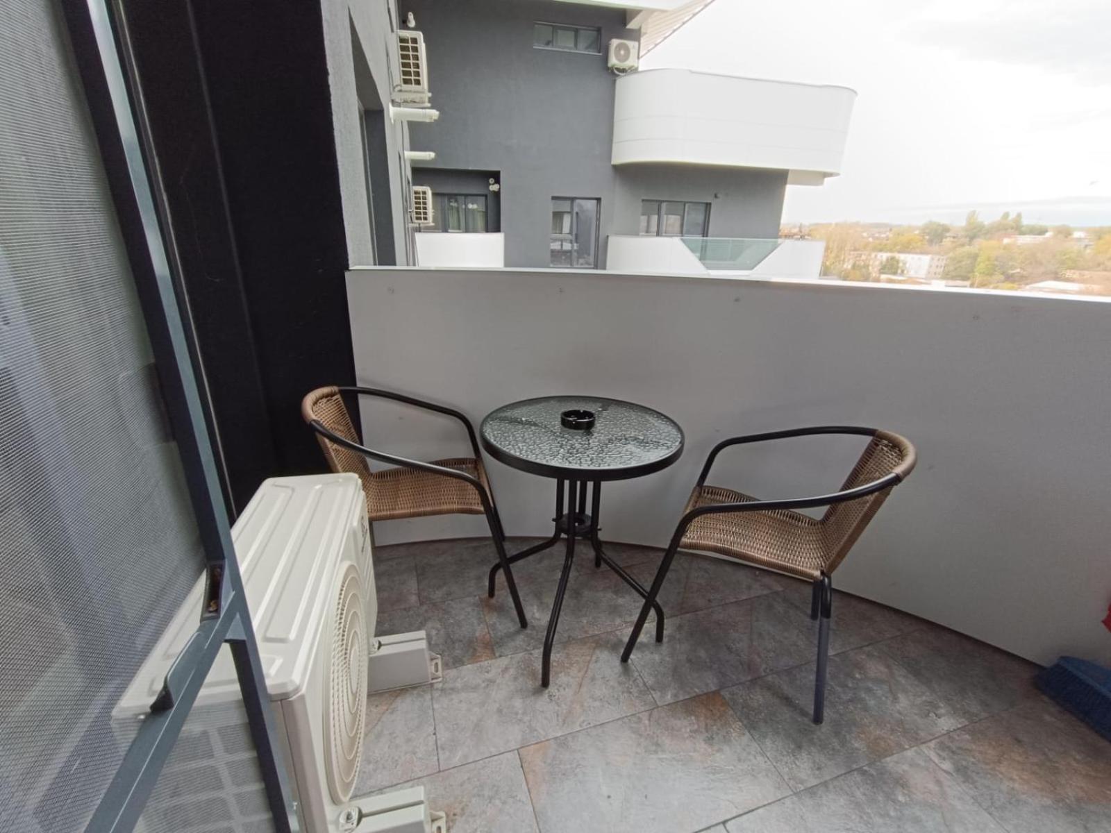 Near Airport 2 Rooms Apartments In Himson Iasi Extérieur photo