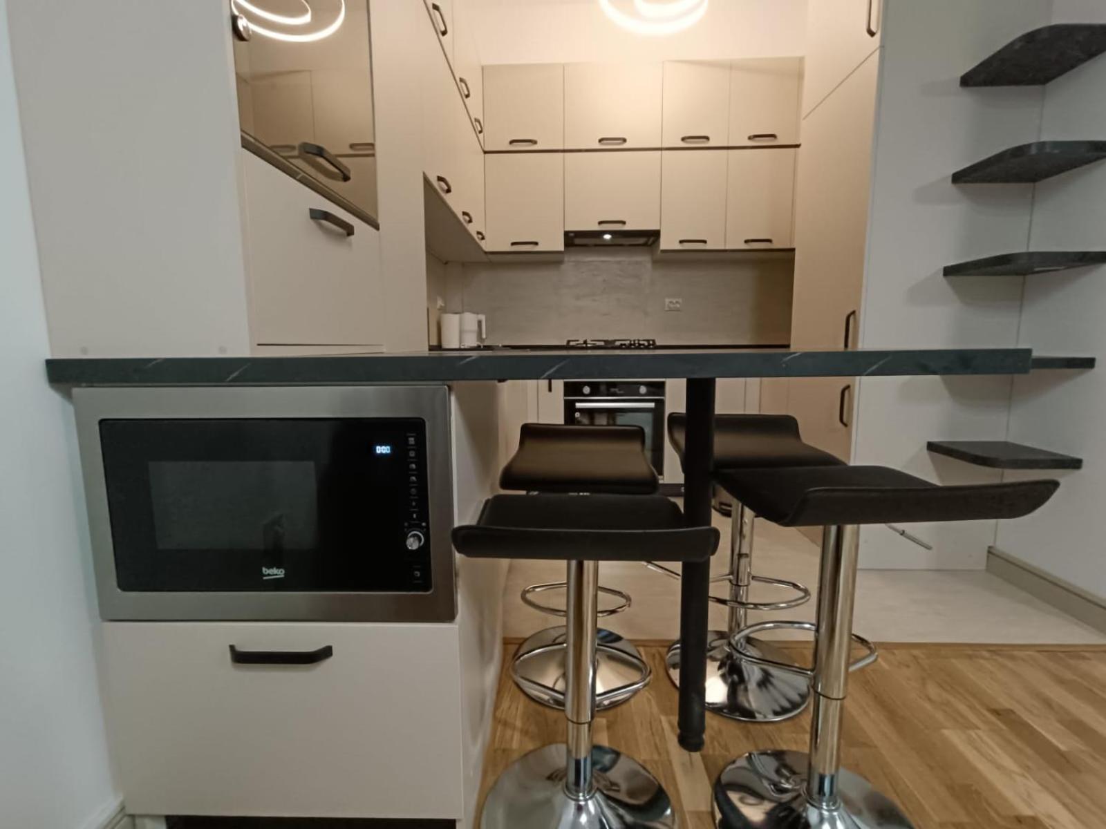 Near Airport 2 Rooms Apartments In Himson Iasi Extérieur photo